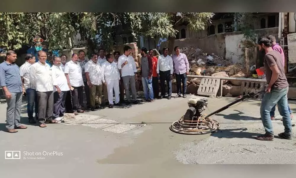Hyderabad: Modern technology in use for laying roads in Musheerabad