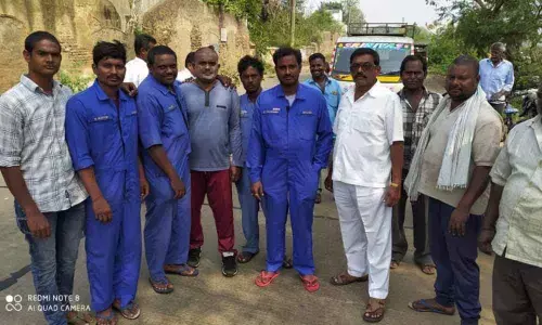 Kakinada: Divers to start retrieval of steel barge from today