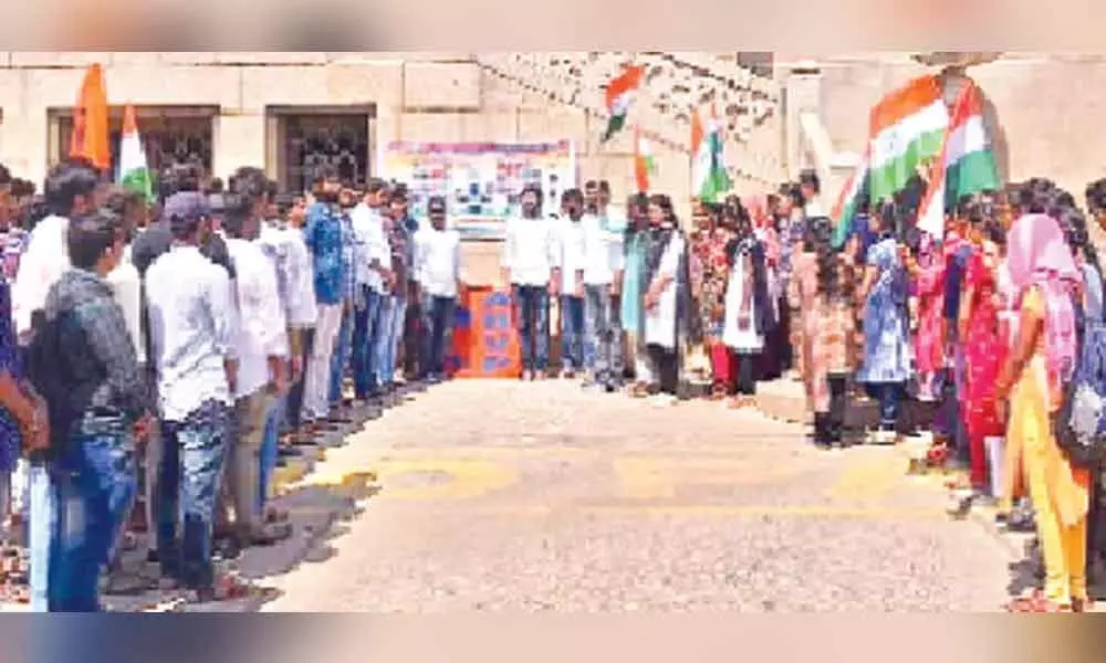 Hyderabad: Tributes paid to Pulwama martyrs in Osmania University