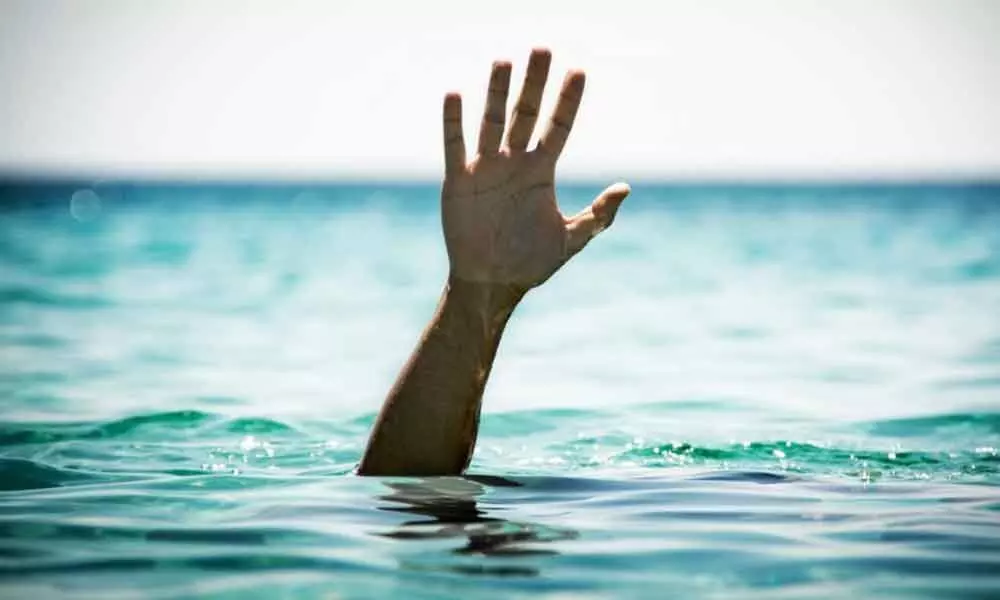 Khammam: Man jumps to save son, both drown in water tank