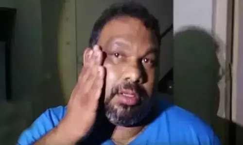 4 Bajrang Dal activists attack film critic Kathi Mahesh