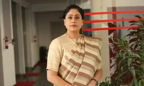 Vijayashanti pockets Rs 4 crore pay?