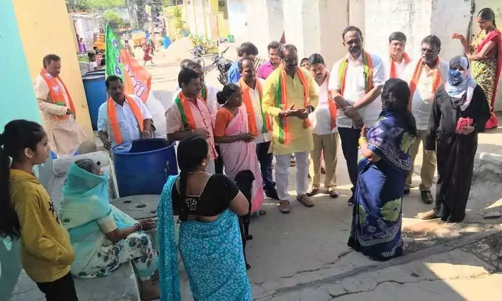 Hyderabad: BJP leaders take up bastibata programme in Serilingampally