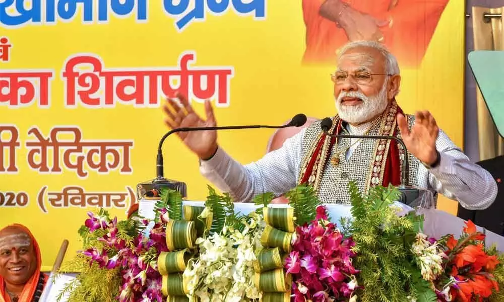 Modi wins applause for speech in 4 languages