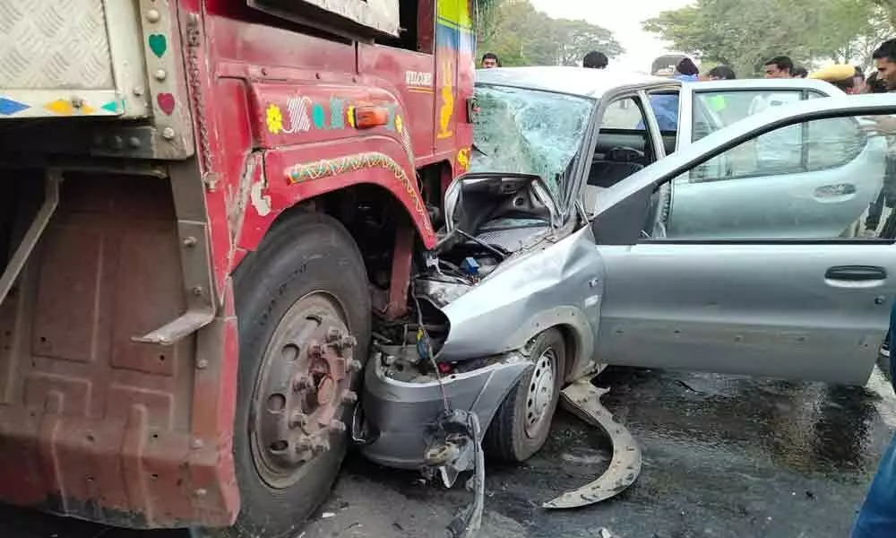 Warangal: Retired inspector, wife die in mishap