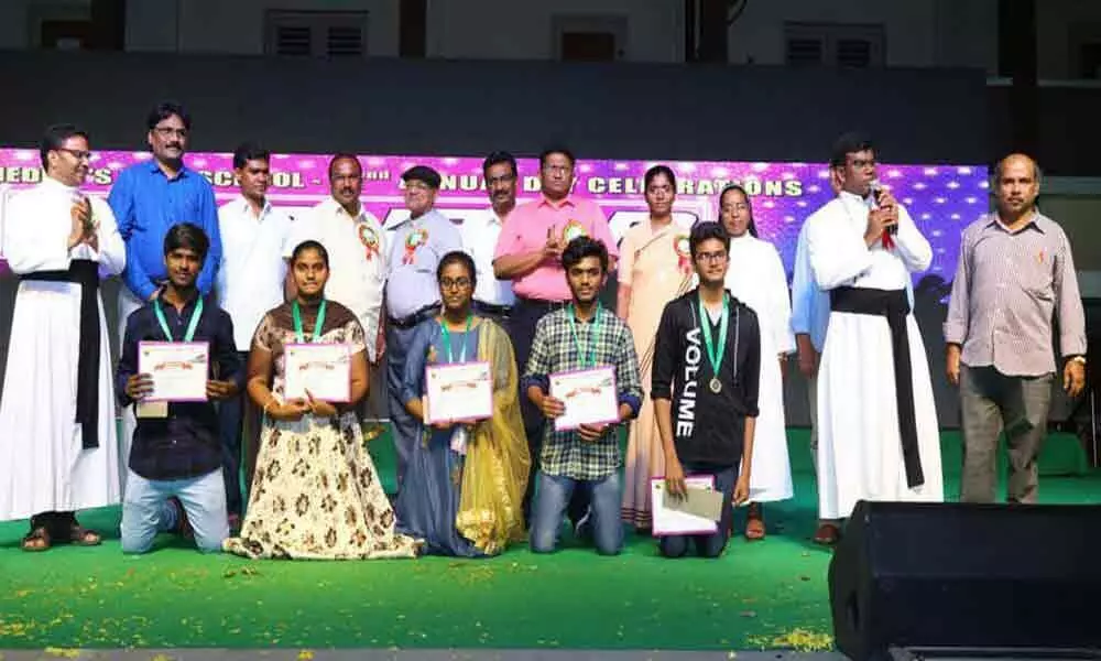 Merit students presented cash prizes in SSC public examinations