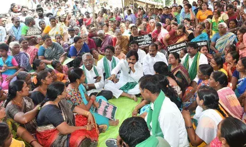 Vijayawada:CM Jagan betrayed Amaravati farmers:  Pawan Kayan