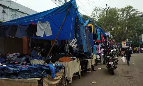 Hyderabad: GHMC lays footpaths, vendors occupy in no time