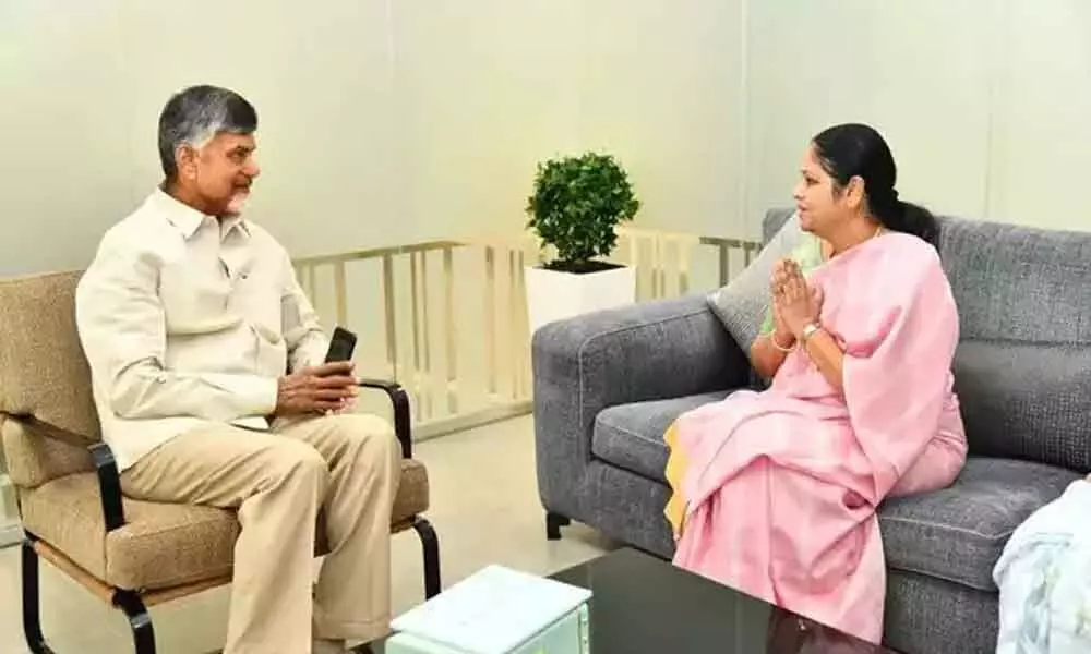 Former MLA Jayasudha meets Chandrababu and invites to her sons marriage