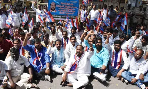 Hyderabad: BC leaders protest for inclusion in census