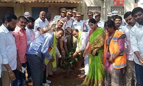 Haritha Haram drive conducted at Uppal traffic police station