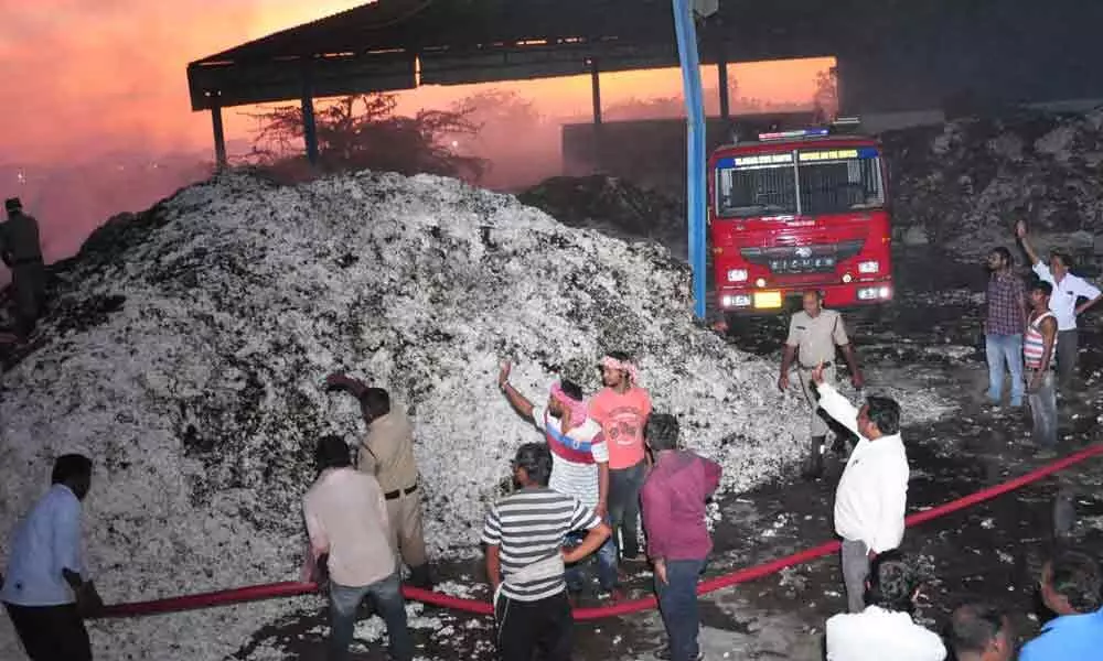 Jangaon: Cotton mill in flames