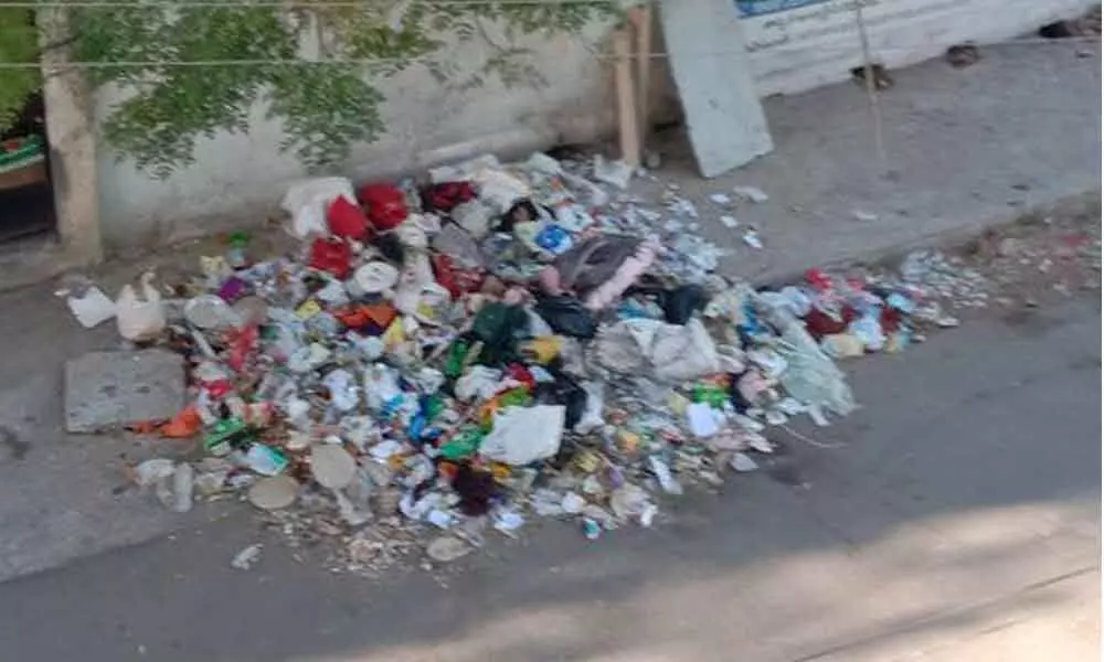 Secunderabad: Strewn garbage rankles locals
