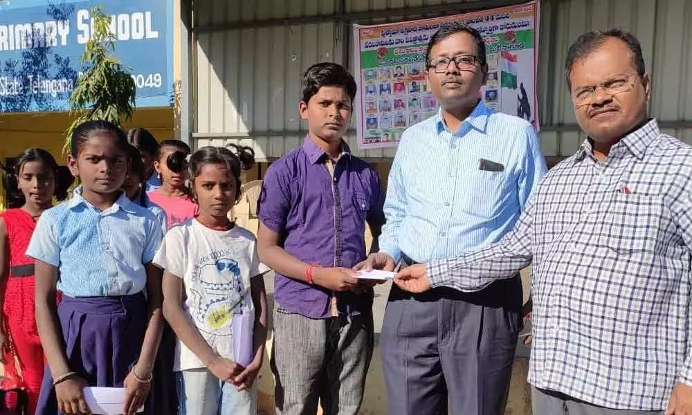 Hyderabad: Foundation gives aid to students in Serilingampally