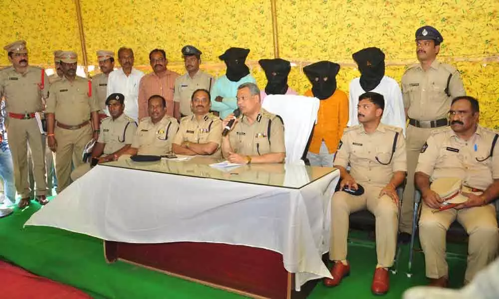 Vijayawada: Four robbers nabbed, gold articles seized