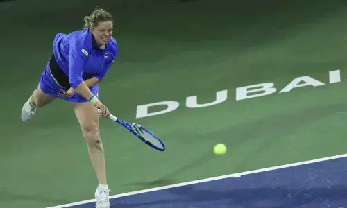 Former no.1 Clijsters loses 1st match after WTA Tour return