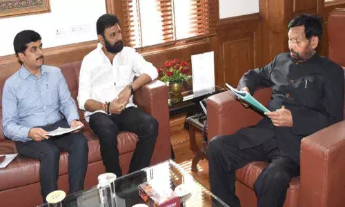 Centre urged to release 4,000 cr