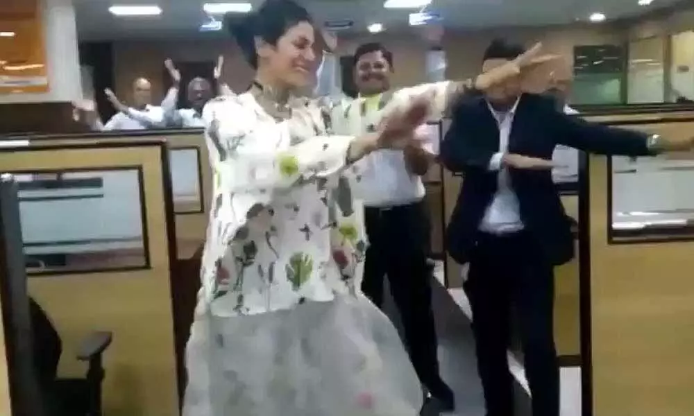 Video goes viral: Welspun India CEO Shakes a leg with employees watch it