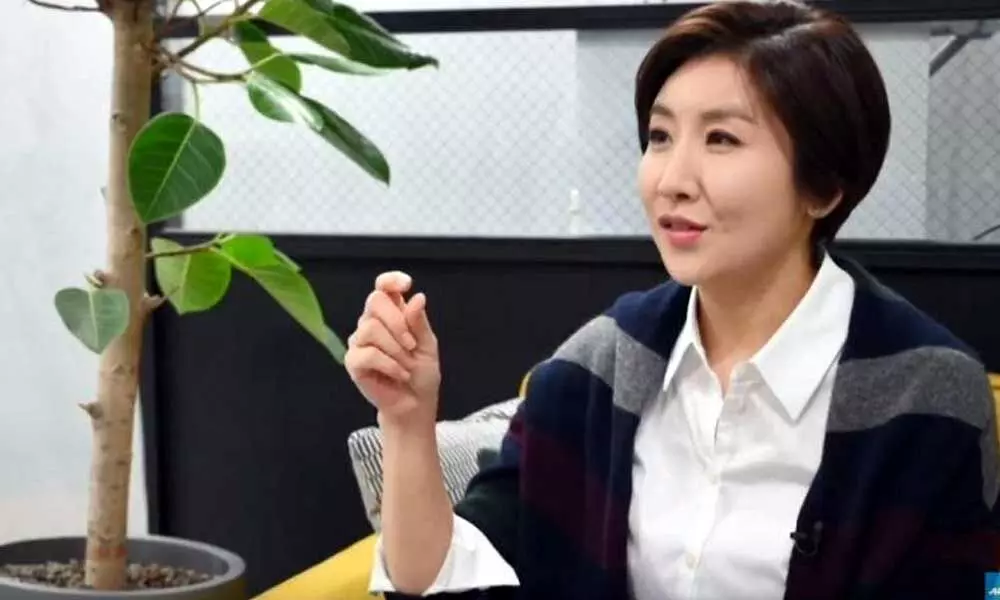 Breaking news and barriers: South Koreas gets first female news anchor