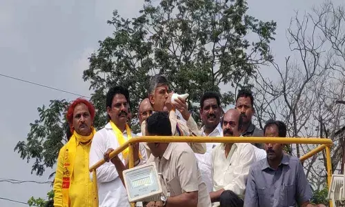 Chandrababu Naidu begins Praja Chaitanya Yatra from Parchuru