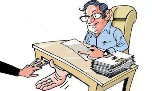 GHMC bill collector held for accepting bribe in Hyderabad