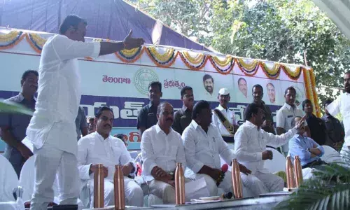 Komati Jr, Kancharla lock horns at Panchayat Raj Sammelanam in Nalgonda