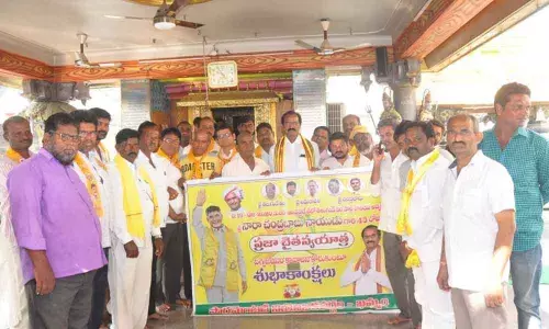 Khammam TDP leaders pray for success of Naidus Praja Chaitanya Yatra