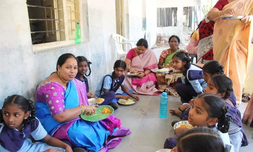 Hyderabad: Cherku Sangeetha Prashanth Goud visits government school