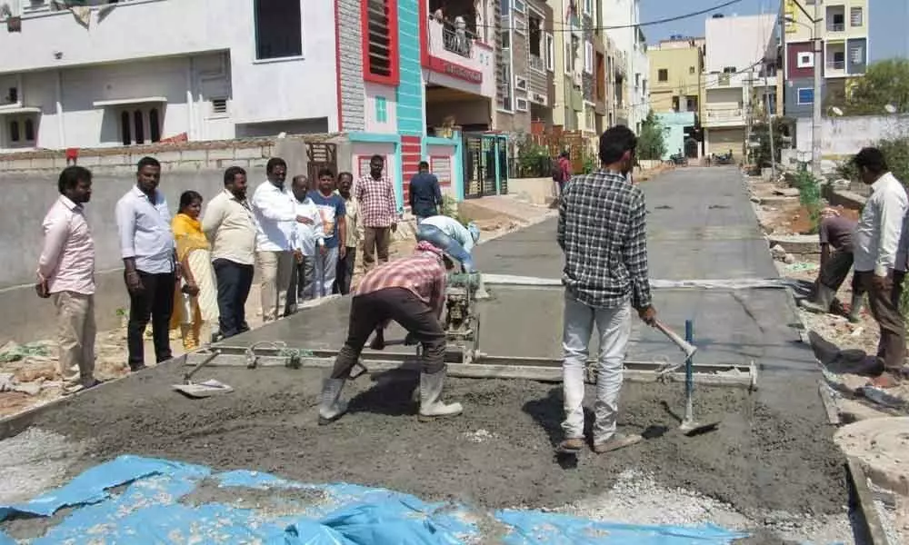 Hyderabad: Pannala Devendar Reddy checks out CC road works