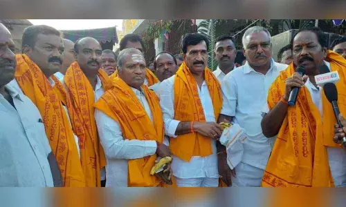 Gajwel: TSFDCL chairman Vanteru Pratap Reddy performs special puja