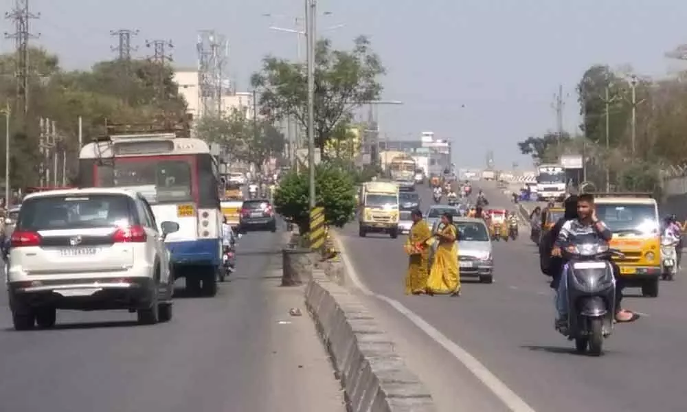 Hyderabad: Road crossing is risky affair in Old City