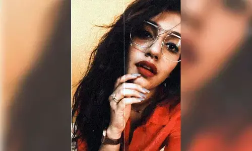 Priya Prakash Varrier Steals The Hearts With A Kiss!!!