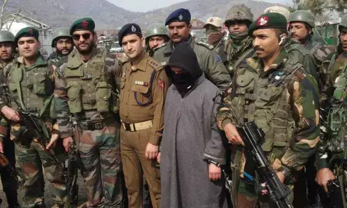 J & K: Security Forces Arrest Local Hizb Terrorist