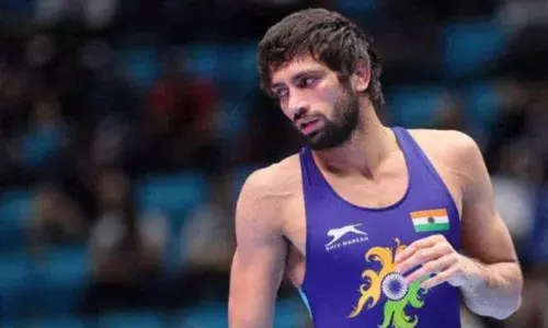 Bajrang, Ravi dominate; reach final at Asian Championship