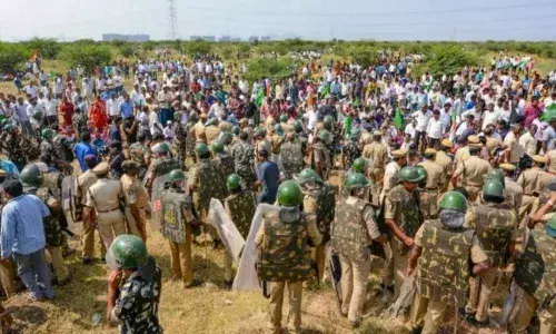 Police launches probe into lathi charge against women at capital villages