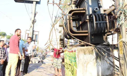 Collector RV Karnan inspects Khammam town ahead of Pattana Pragathi implementation