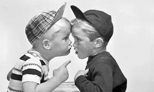 Walkers may use step synchronisation as non-verbal communication: Study