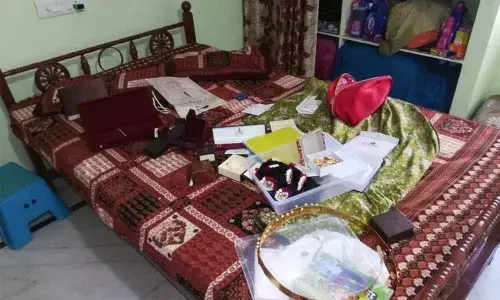 Hyderabad: Burglar decamps with 24 tolas of gold in Ramachandrapuram