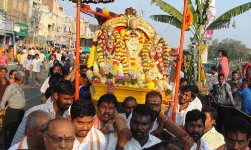 Devotees chant Om Namah Sivaya pulling Ratham