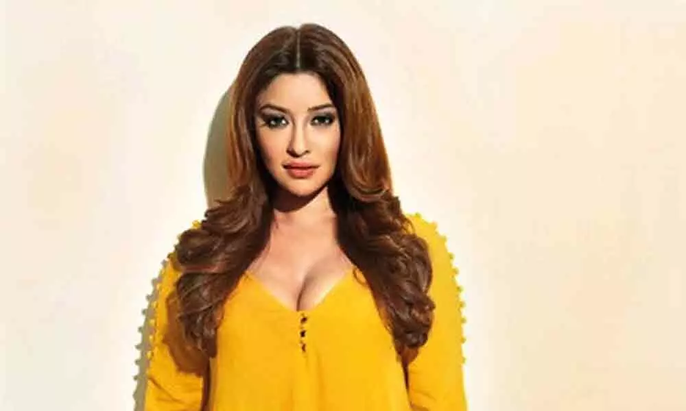 Payal Ghosh learning Spanish for role