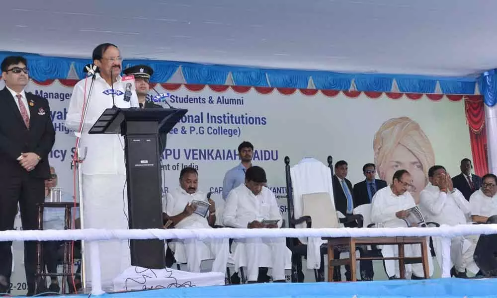 Warangal: Venkaiah Naidu pitches for promotion of Telugu