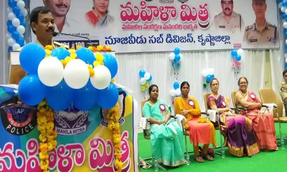 Students urged to avail services of Mahila Mithra