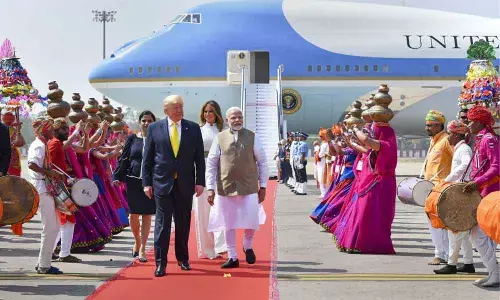 India unleashes cultural extravaganza