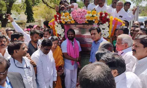 Perform or face AXE: KTR to babus