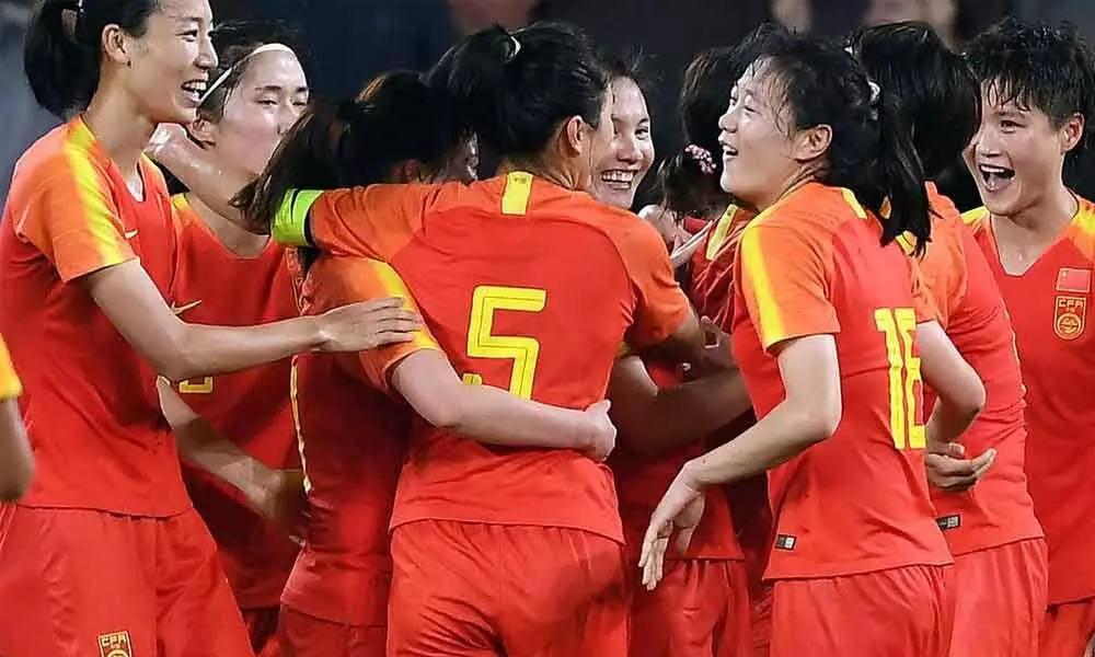 Chinas Steel Roses footballers defy coronavirus to lift spirits