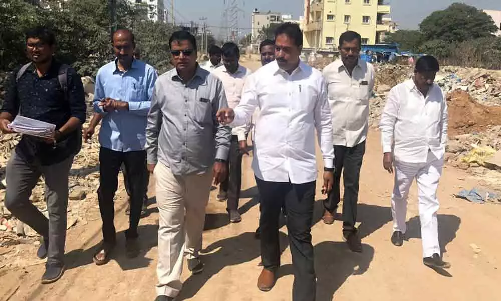 Madhapur: 80-ft road site inspected