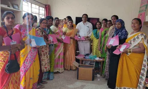 Hyderabad: Corporator Janakirama Raju appealed People  to cooperate with survey volunteers