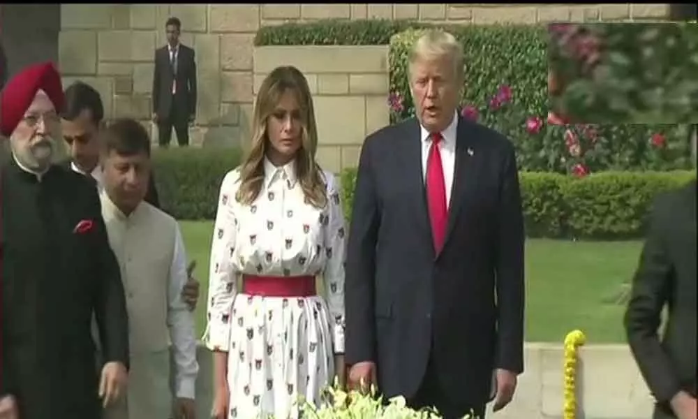 US President pays tribute to Mahatma Gandhi at Rajghat