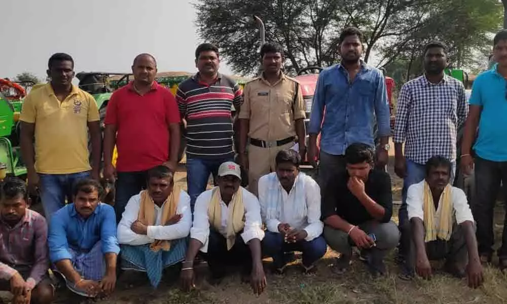 7 persons held for illegal sand transportation