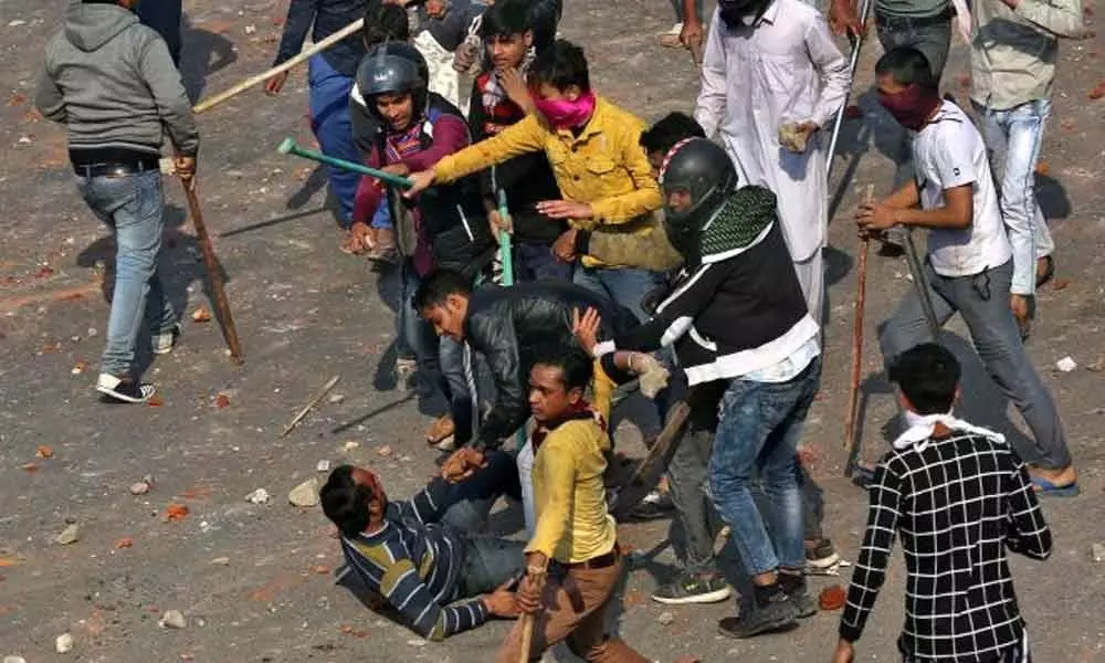Mayhem in Delhi : Scribe shot at, 3 NDTV journalists attacked during violent clashes